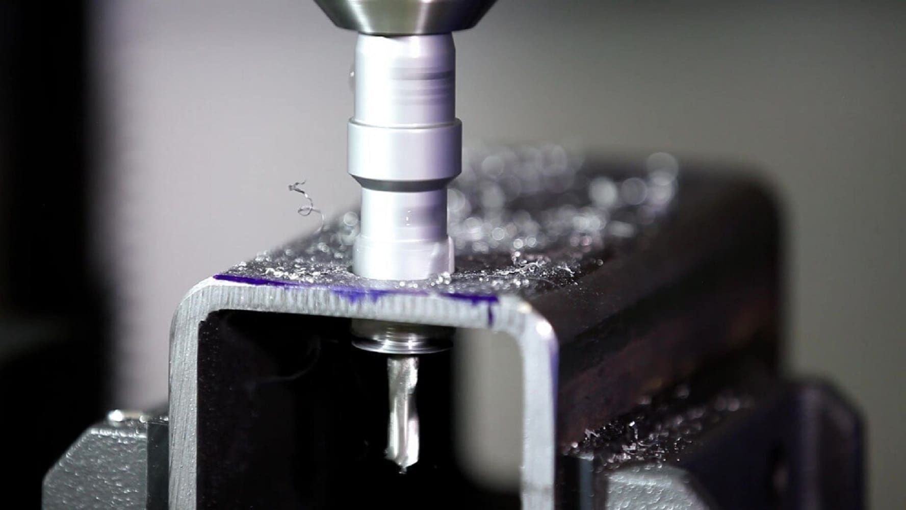 Drill America 1-7/16-in Carbide-tipped Arbored Hole saw with Hard Case - Image 10
