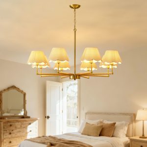 Flynama 8 -Light Gold Metal Chandelier