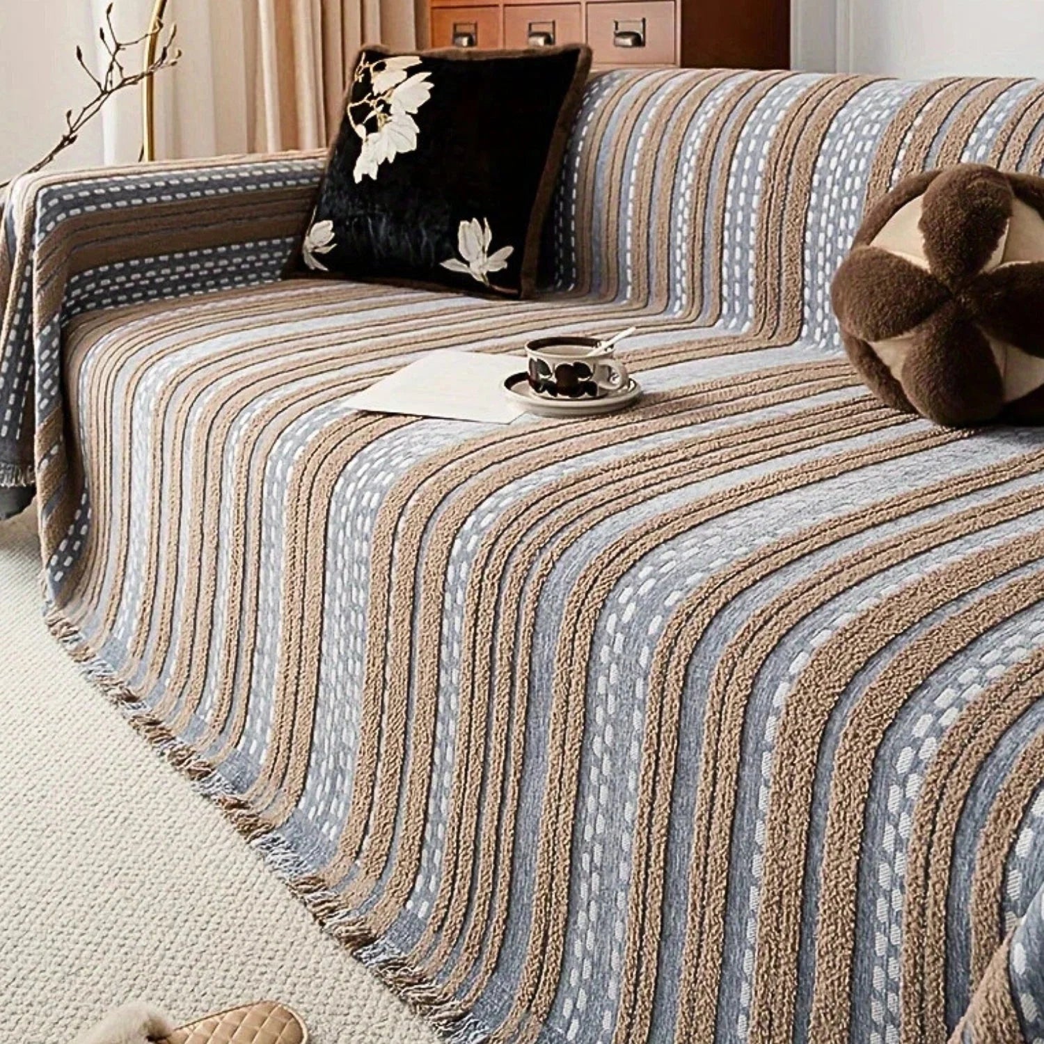 Sofa Cover Plush Microfiber Non-Slip & Pet-Friendly - Image 2