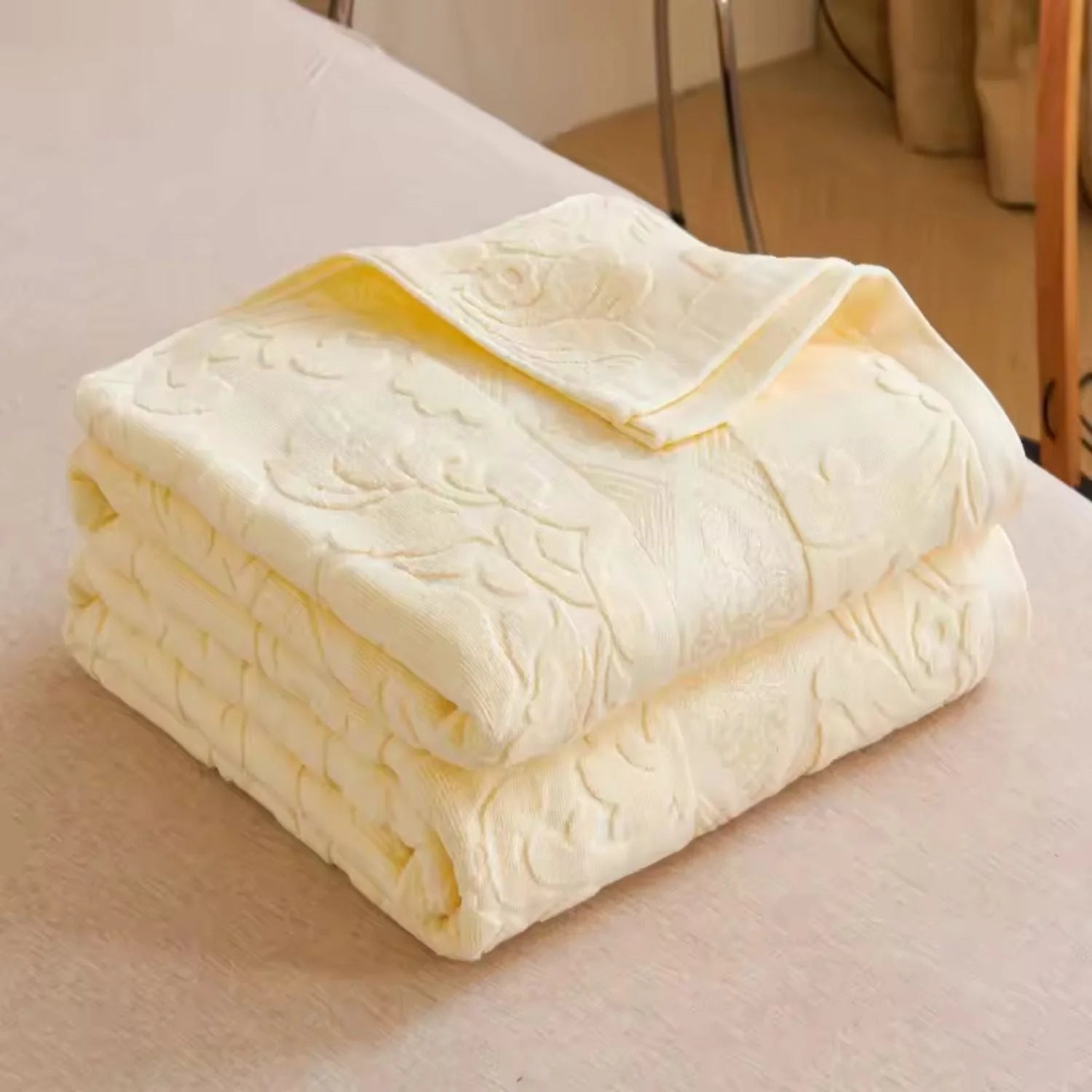 Throw Blanket Plush Jacquard Microfiber Blend Machine Washable