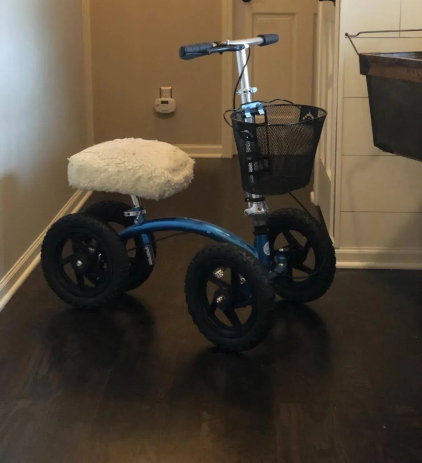 KneeRover All Terrain Knee Walker, Metallic Blue - QUAD - Image 8